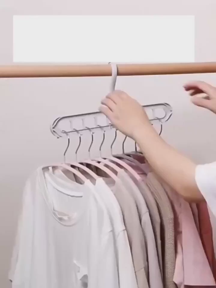 Plastic Clothes Hanger – Storage Hanger with Hook/塑膠衣架 – 附掛鉤的收納衣架.